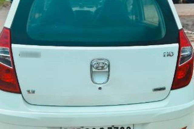 Hyundai i10 Magna Second-hand 2011 Hyundai i10 Magna for sale in Maldah