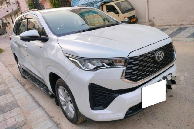 Second-hand 2025 Toyota Innova Hycross VX 8STR Hybrid for sale in Jaipur