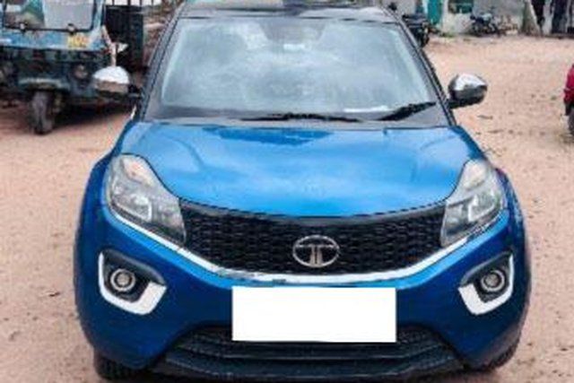 Tata Nexon 1.2 Revotron XM Second-hand 2018 Tata Nexon 1.2 Revotron XM for sale in Ahmedabad