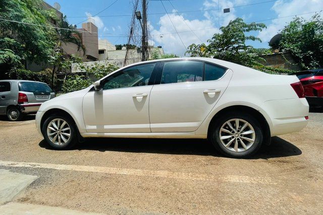 Skoda Octavia Elegance 1.8 TSI AT Second-hand 2016 Skoda Octavia Elegance 1.8 TSI AT for sale in Bangalore