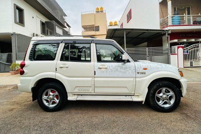 Mahindra Scorpio VLX 4X4 Second-hand 2011 Mahindra Scorpio VLX 4X4 for sale in Bangalore
