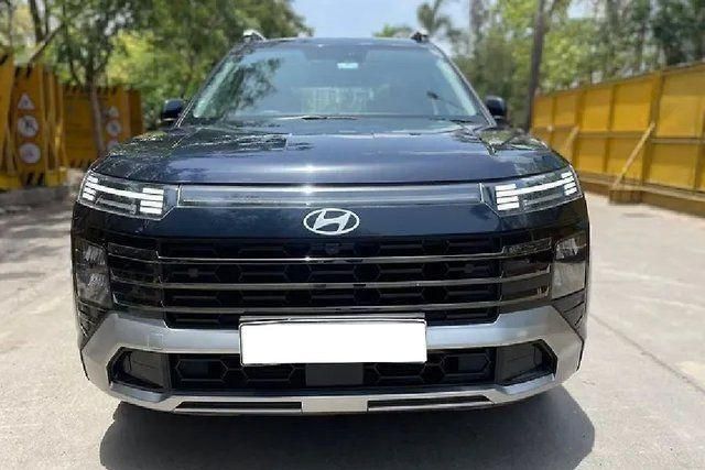 Second-hand 2024 Hyundai Alcazar Signature DCT for sale in Mumbai