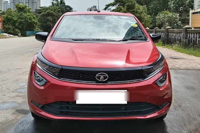 Second-hand 2023 Tata Altroz XZA DCT for sale in Thane