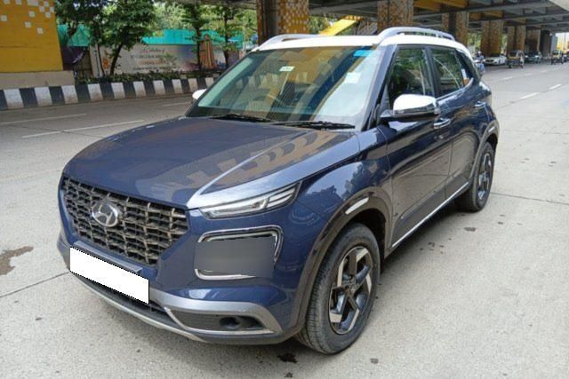 Second-hand 2020 Hyundai Venue SX Plus Dual Tone Turbo DCT for sale in Mumbai
