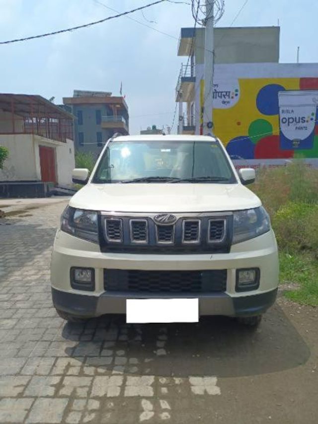 Mahindra TUV 300 T10 BSIV Second-hand 2019 Mahindra TUV 300 T10 BSIV for sale in Mathura