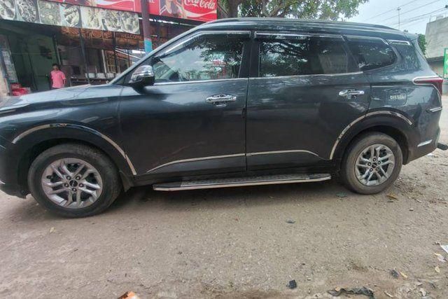 Kia Carens Prestige Second-hand 2023 Kia Carens Prestige for sale in Muzaffarnagar