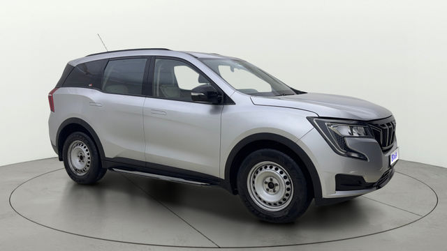 Mahindra XUV700 MX Diesel BSVI Second-hand 2022 Mahindra XUV700 MX Diesel BSVI for sale in Ahmedabad