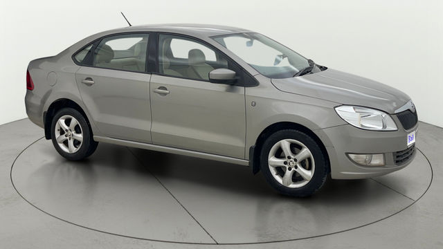 Skoda Rapid 1.6 MPI Elegance Second-hand 2013 Skoda Rapid 1.6 MPI Elegance for sale in Bangalore