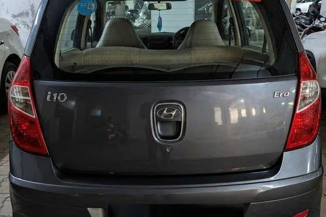 Hyundai i10 Era Second-hand 2013 Hyundai i10 Era for sale in Noida