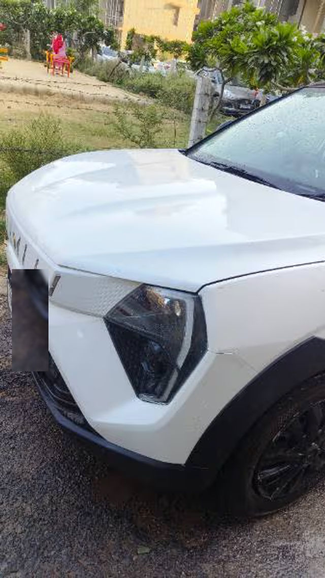Mahindra XUV 3XO REVX M Second-hand 2025 Mahindra XUV 3XO REVX M for sale in Noida