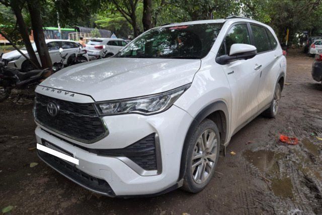 Second-hand 2023 Toyota Innova Hycross ZX Hybrid for sale in Pune