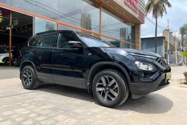 Second-hand 2023 Tata Safari XZA Plus Dark Edition AT for sale in Bangalore
