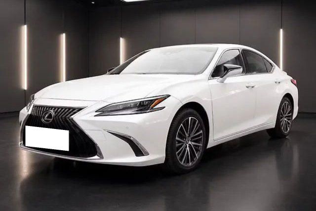Second-hand 2025 Lexus ES 350h 300h Luxury for sale in Chandigarh