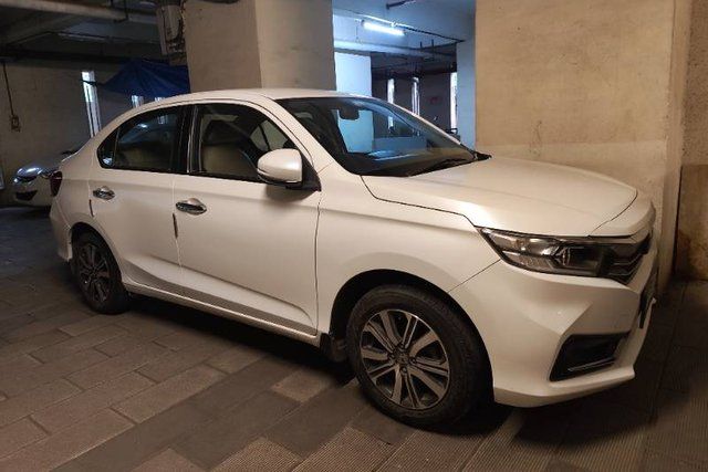Honda Amaze 2nd Gen VX CVT Second-hand 2024 Honda Amaze 2nd Gen VX CVT for sale in Mumbai