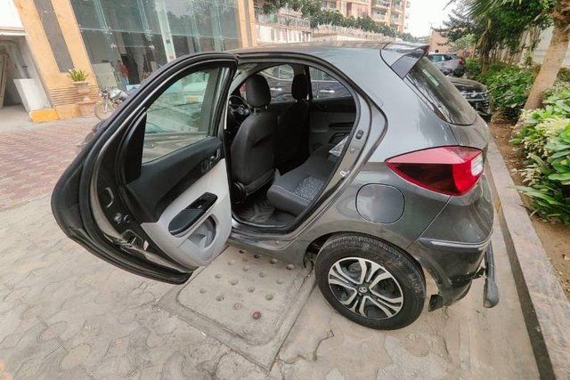 Tata Tiago XTA AMT Second-hand 2023 Tata Tiago XTA AMT for sale in New Delhi