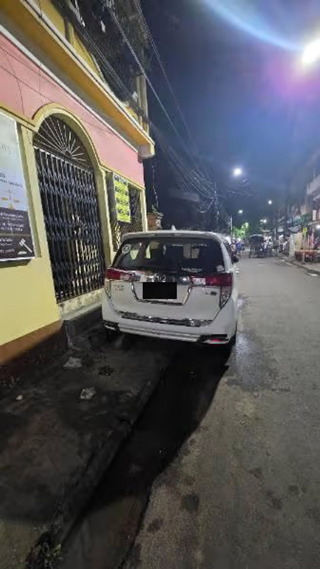 Toyota Innova Crysta 2.4 G MT 8S BSIV Second-hand 2018 Toyota Innova Crysta 2.4 G MT 8S BSIV for sale in Kolkata