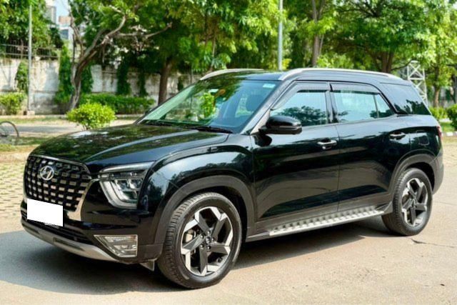 Hyundai Alcazar 1.5 Signature (O) 7-Seater Diesel AT Second-hand 2023 Hyundai Alcazar 1.5 Signature (O) 7-Seater Diesel AT for sale in New Delhi