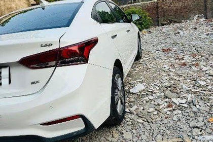 2018 Hyundai Verna CRDi 1.6 एसएक्स ऑप्शन