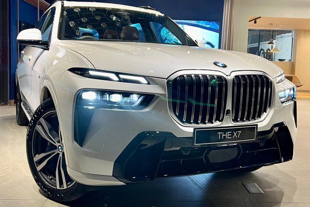 Second-hand 2025 BMW X7 xDrive40i M Sport for sale in Indore