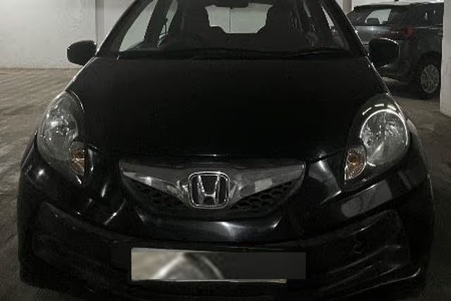 Honda Brio S MT Second-hand 2012 Honda Brio S MT for sale in Surat