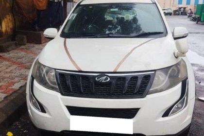 2016 Mahindra XUV500 आर W10 FWD