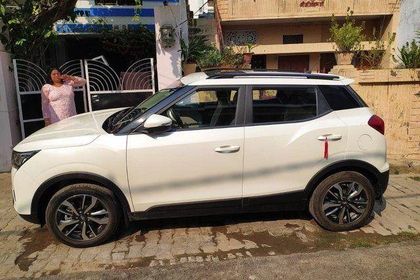 2022 Mahindra XUV300 W8 ऑप्शन Dual Tone बीएस6