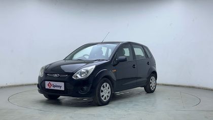 2013 मारुति सुजुकी स्विफ्ट LXi
