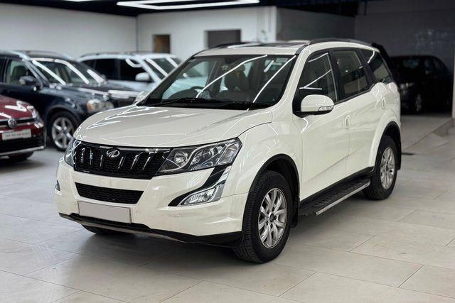 Second-hand 2016 Mahindra XUV500 AT W10 FWD for sale in Hyderabad