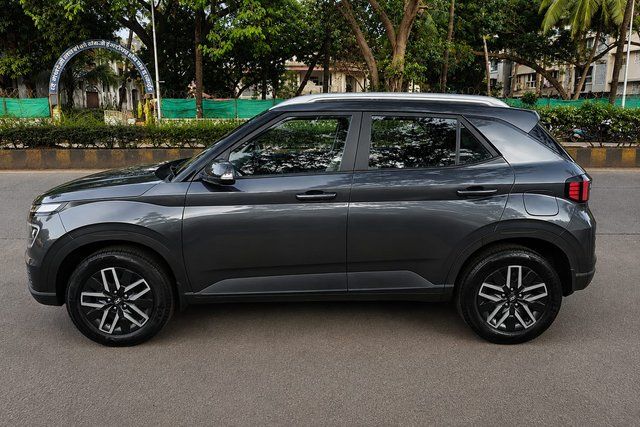 Hyundai Venue S Opt Turbo DCT Second-hand 2025 Hyundai Venue S Opt Turbo DCT for sale in Mumbai