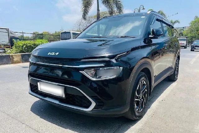 Second-hand 2025 Kia Carens Prestige Plus Opt Diesel AT for sale in Mumbai