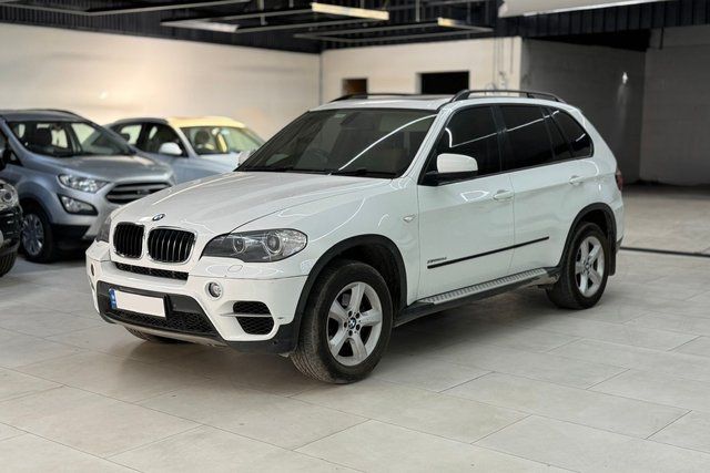 Second-hand 2013 BMW X5 xDrive 30d for sale in Hyderabad