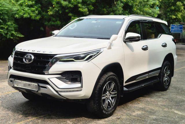 Second-hand 2021 Toyota Fortuner 4X2 Diesel AT BSVI for sale in New Delhi