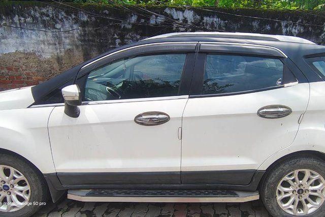 Ford Ecosport 1.0 Ecoboost Titanium Second-hand 2014 Ford Ecosport 1.0 Ecoboost Titanium for sale in Lucknow
