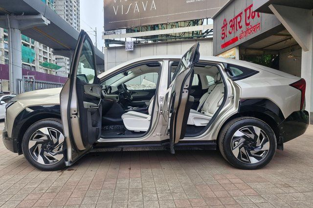 Mahindra XEV 9e Pack Three Second-hand 2025 Mahindra XEV 9e Pack Three for sale in Mumbai