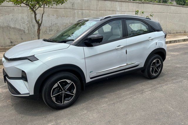 Tata Nexon EV Empowered 45 Second-hand 2025 Tata Nexon EV Empowered 45 for sale in Ahmedabad