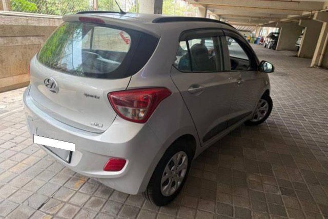 Hyundai Grand i10 Sportz Second-hand 2015 Hyundai Grand i10 Sportz for sale in Mira Road