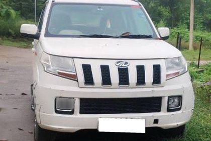 2016 महिंद्रा टीयूवी 300 T8