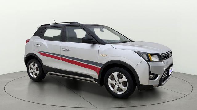 Mahindra XUV300 W6 Diesel BSIV Second-hand 2019 Mahindra XUV300 W6 Diesel BSIV for sale in Ahmedabad