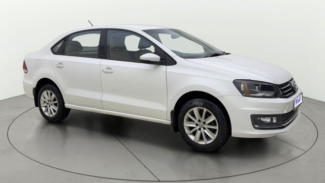 Volkswagen Vento Petrol Highline AT Second-hand 2016 Volkswagen Vento Petrol Highline AT for sale in Ahmedabad