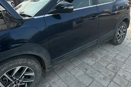 2024 Mahindra XUV 3XO एएक्स5