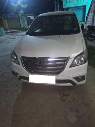 Used 2.5 G (Diesel) 8 Seater