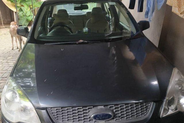 Ford Fiesta Diesel Titanium Plus Second-hand 2012 Ford Fiesta Diesel Titanium Plus for sale in Fatehgarh
