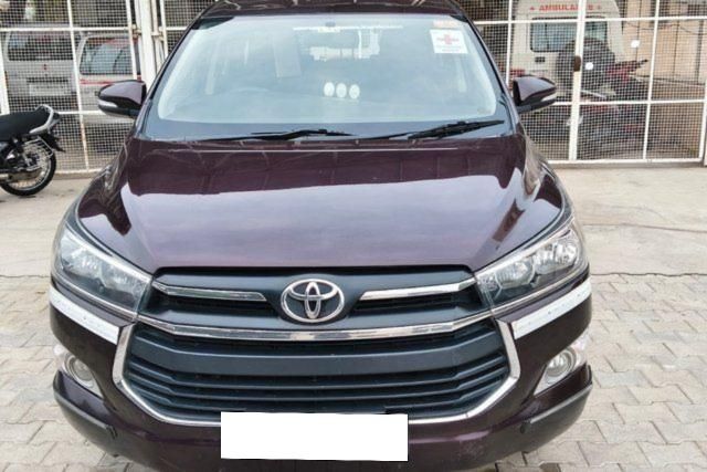 Toyota Innova Crysta 2.4 G MT BSIV Second-hand 2016 Toyota Innova Crysta 2.4 G MT BSIV for sale in Mathura