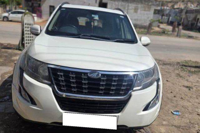 Mahindra XUV500 W10 2WD Second-hand 2018 Mahindra XUV500 W10 2WD for sale in Kishangarh