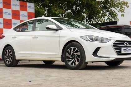 2019 Hyundai Elantra CRDi एसएक्स