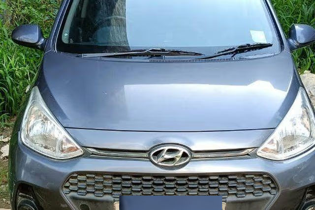 Hyundai Grand i10 Sportz Second-hand 2017 Hyundai Grand i10 Sportz for sale in New Delhi