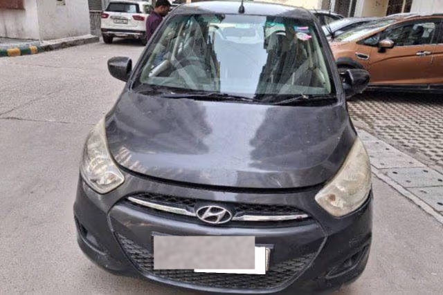 Hyundai i10 Magna Second-hand 2013 Hyundai i10 Magna for sale in Ghaziabad