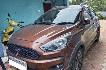 Used Titanium Petrol BSIV