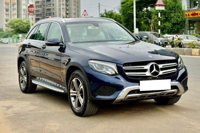 Mercedes-Benz GLC 220d 4MATIC Sport Second-hand 2017 Mercedes-Benz GLC 220d 4MATIC Sport for sale in Ahmedabad