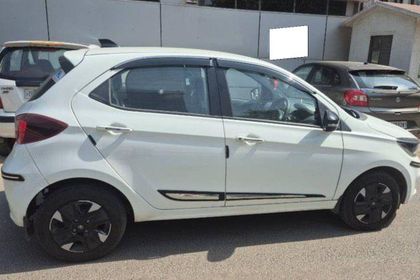 2026 Tata Tiago XZA AMT CNG